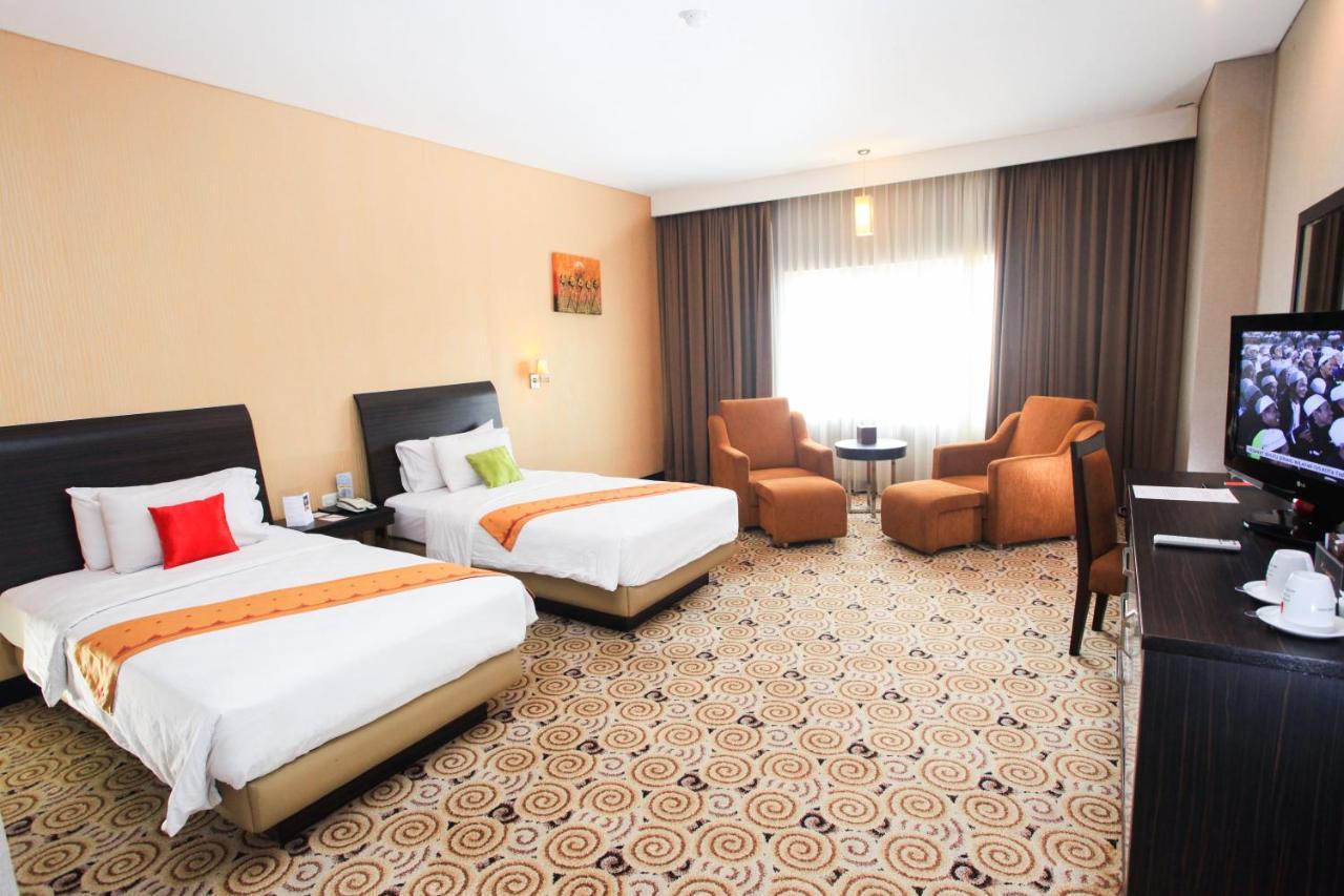Swiss-Belhotel Kendari Eksteriør billede