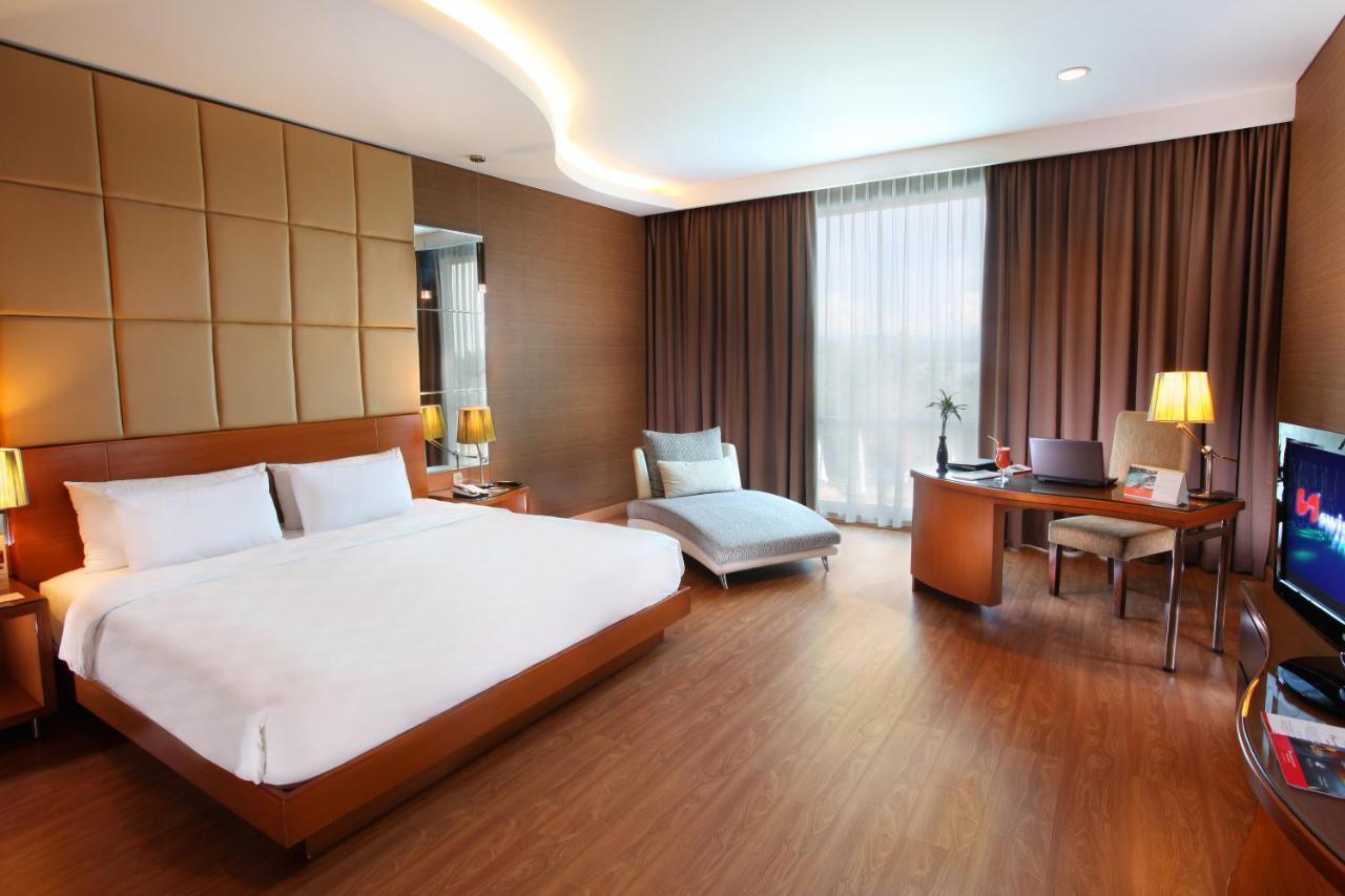 Swiss-Belhotel Kendari Eksteriør billede