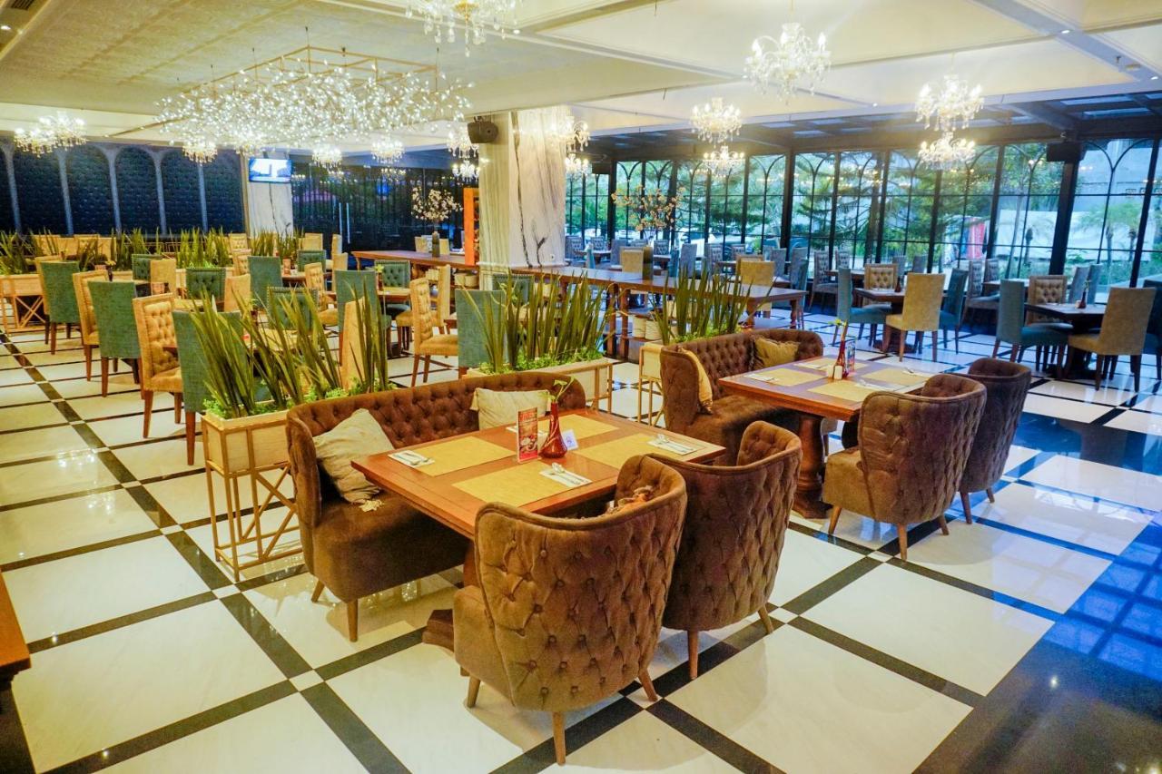 Swiss-Belhotel Kendari Eksteriør billede