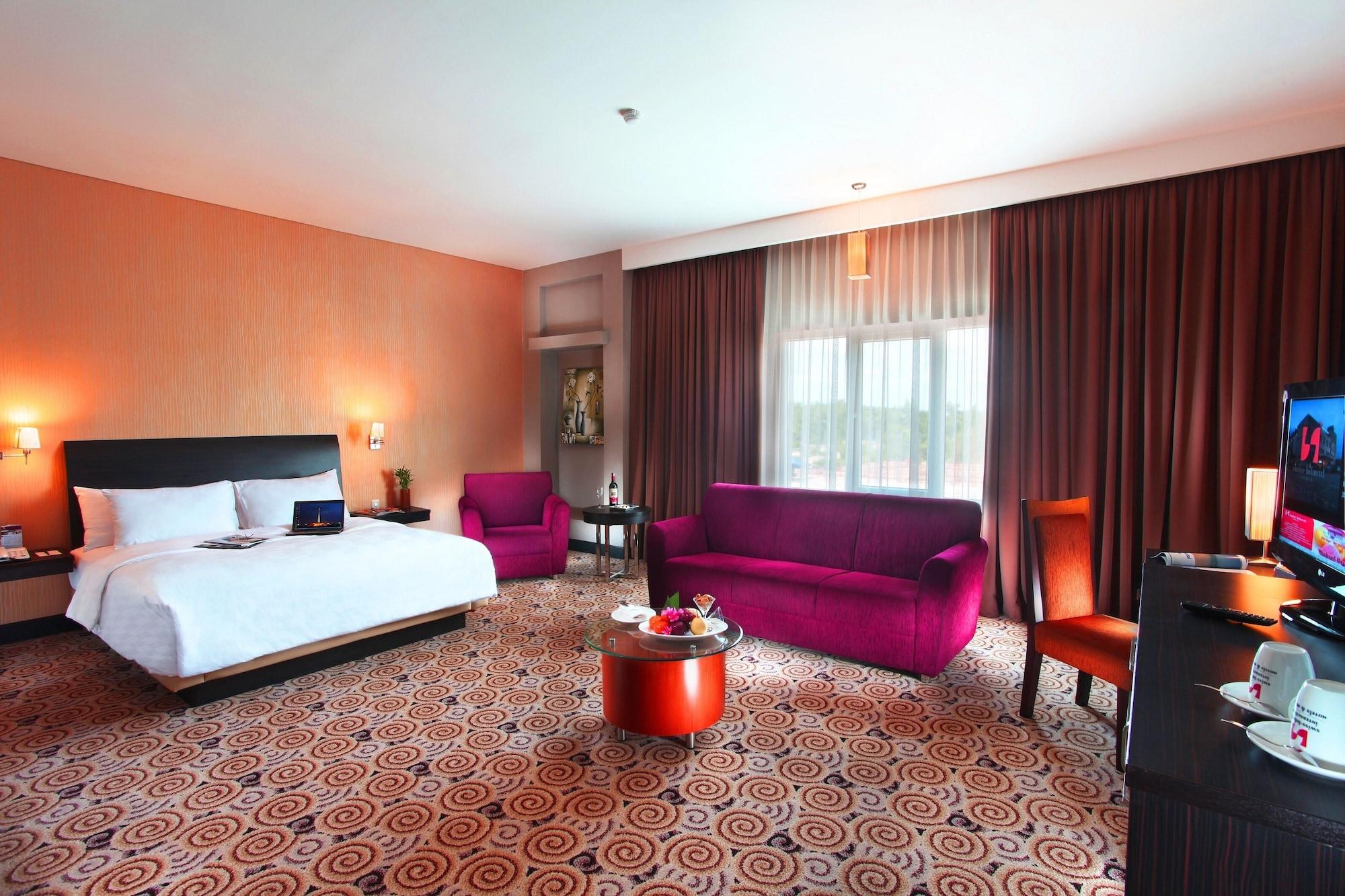 Swiss-Belhotel Kendari Eksteriør billede