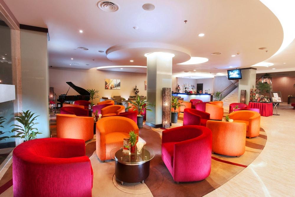 Swiss-Belhotel Kendari Eksteriør billede