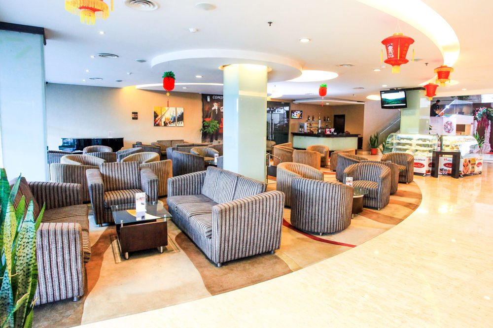 Swiss-Belhotel Kendari Eksteriør billede