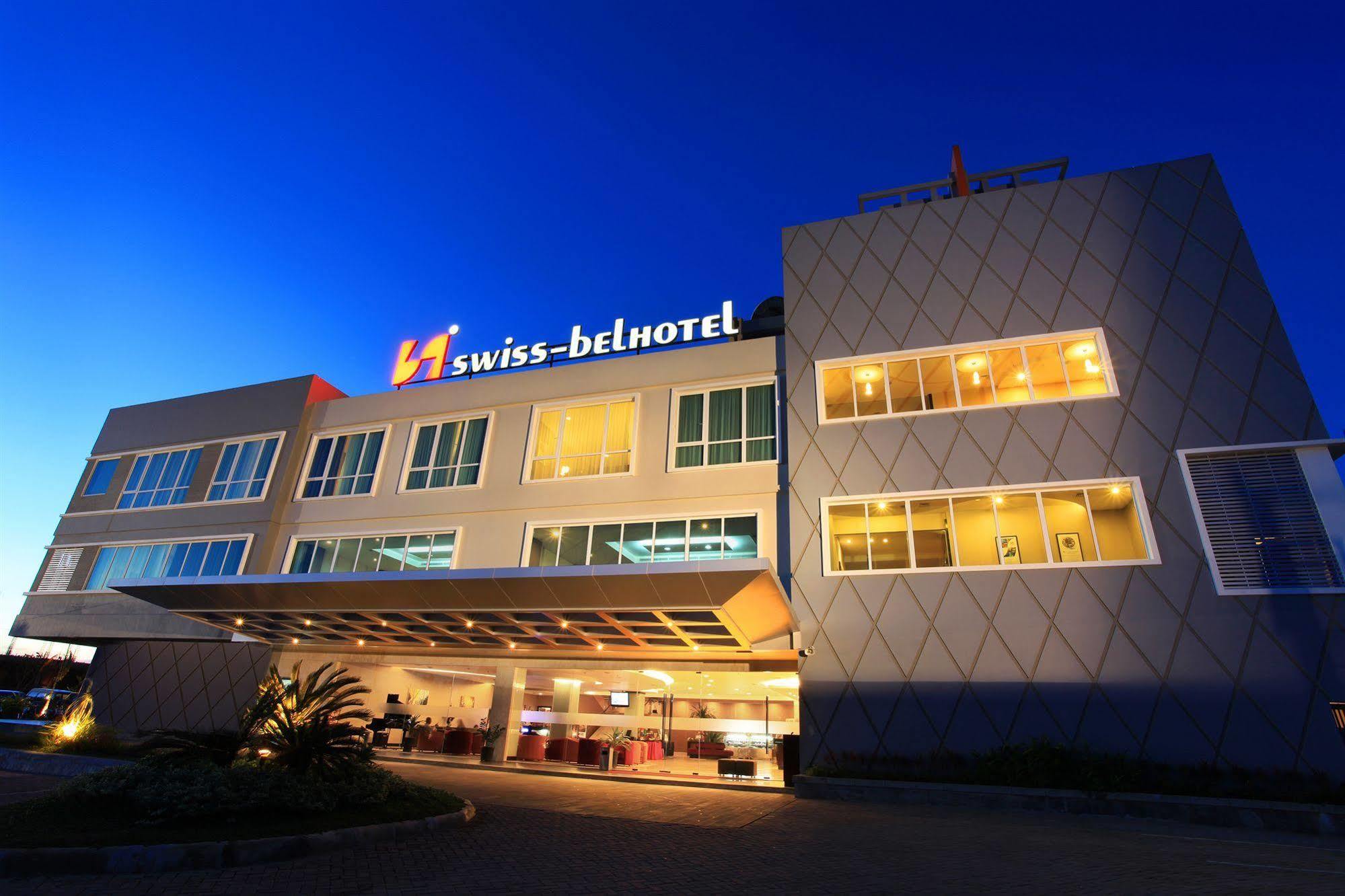 Swiss-Belhotel Kendari Eksteriør billede