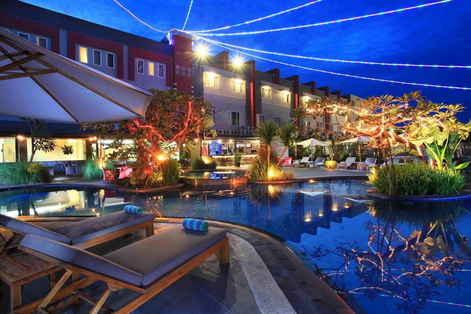 Swiss-Belhotel Kendari Eksteriør billede